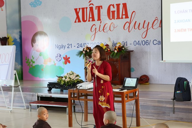 The 3rd Day of Summer Retreat for Children in Dong Cao pagoda